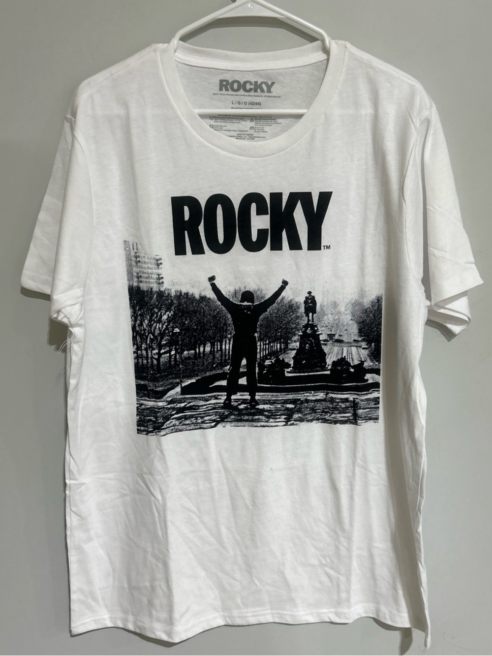 ROCKY BALBOA MENS LARGE 42-44 T-SHIRT MAD ENGINE NWOT TAGLESS GRAPHIC PRINT.